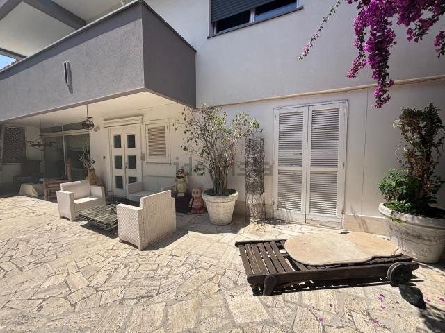 Appartamento in affitto di 210 m² in Via Vecchia delle Vigne