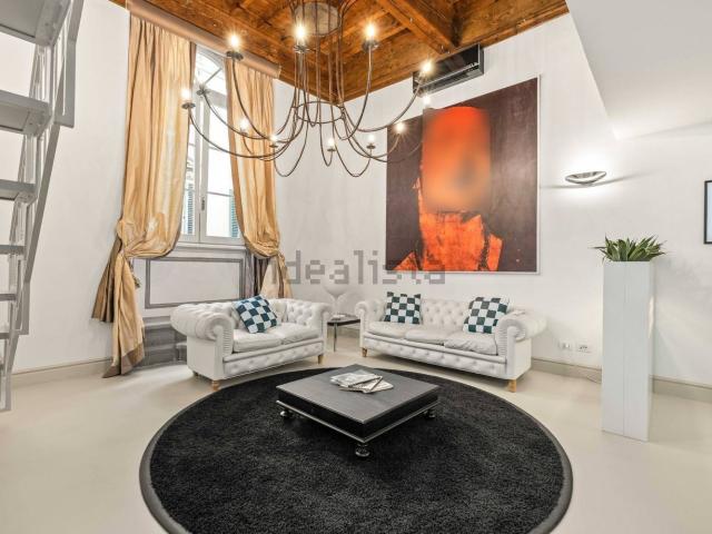 Appartamento in affitto di 215 m² in Via dei Rondinelli