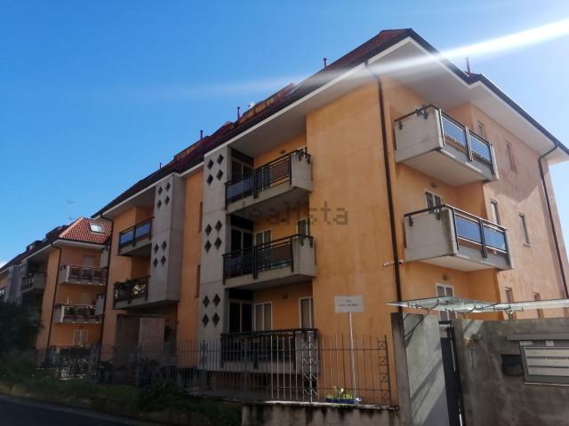 Appartamento in affitto di 221 m² in Via Nicola Calipari