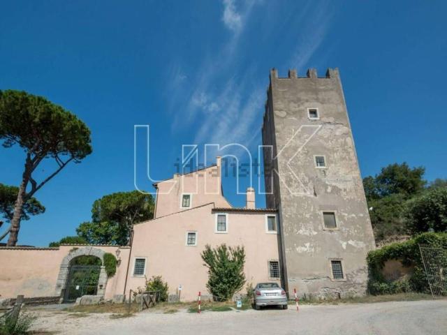 Appartamento in affitto di 226 m² in Via di Torrimpietra, 10