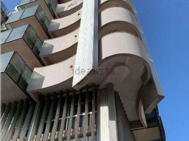 Appartamento in affitto di 228 m² in Via Giovanni Bonanno, 67