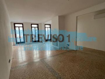 Appartamento in affitto di 230 m² in Piazza dei Signori