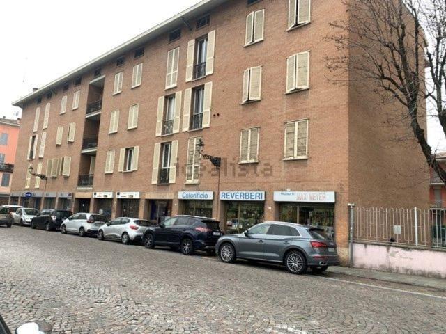 Appartamento in affitto di 230 m² in Strada Aurelio Saffi, 80