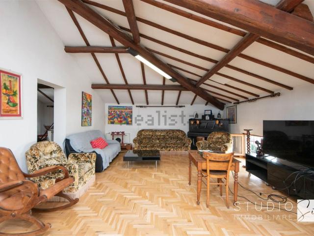 Appartamento in affitto di 240 m²