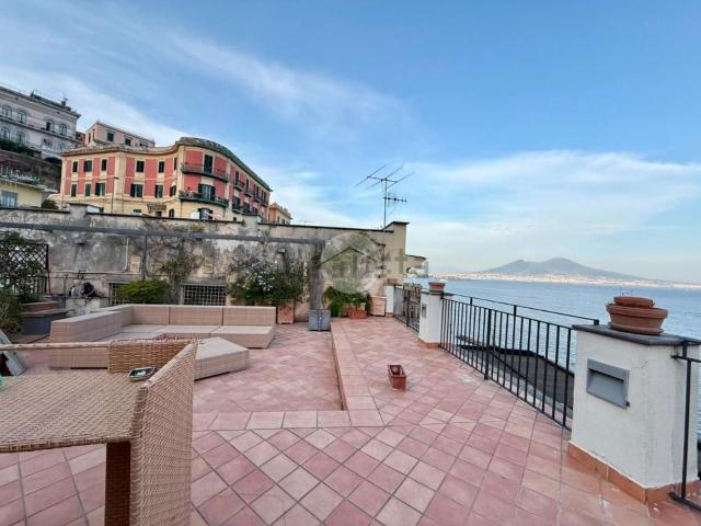 Appartamento in affitto di 240 m² in Via Posillipo, 335