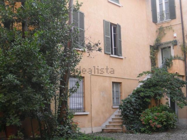 Appartamento in affitto di 240 m² in Piazza Tebaldo Brusato