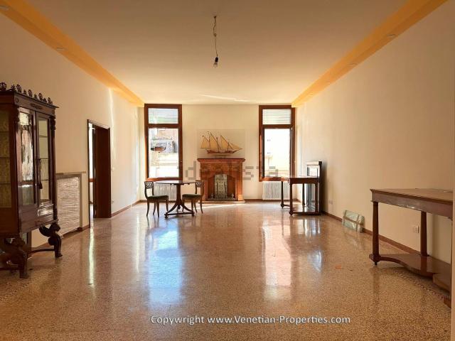 Appartamento in affitto di 250 m²