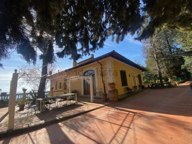 Appartamento in affitto di 250 m²