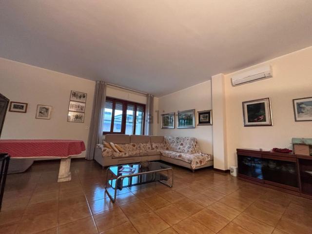 Appartamento in affitto di 250 m² in Via Cotechini, 54