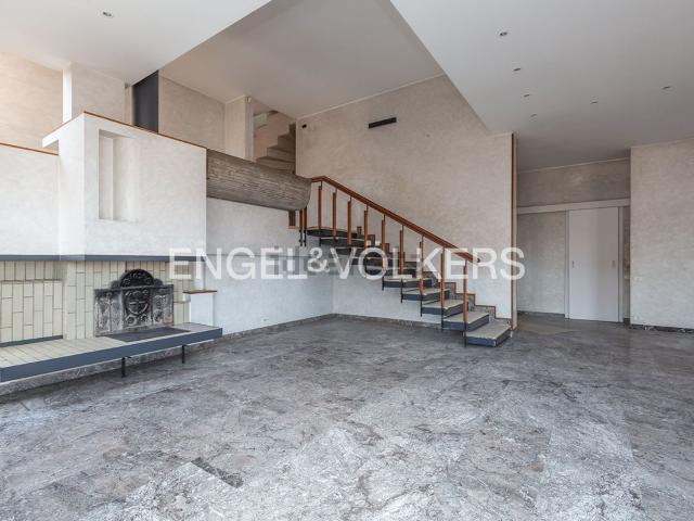 Appartamento in affitto di 250 m² in Via Luigi Bodio