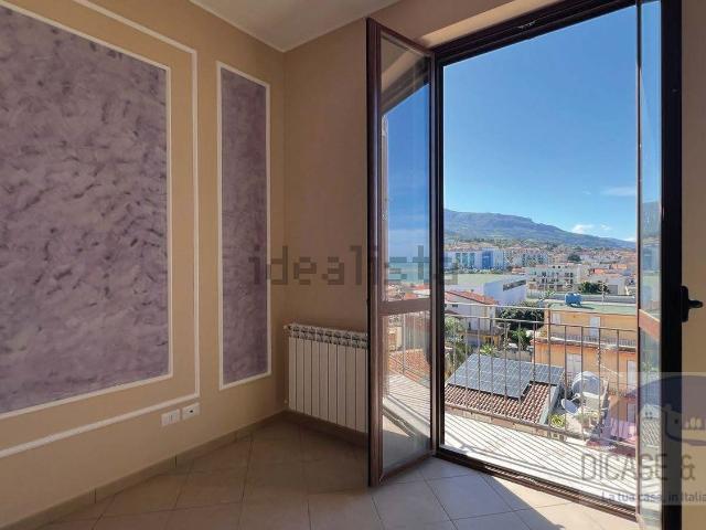 Appartamento in affitto di 250 m² in Via San Giuseppe, 51