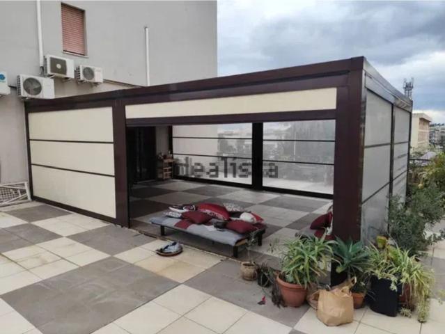 Appartamento in affitto di 250 m² in Viale Calabria, 189
