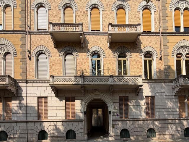 Appartamento in affitto di 250 m² in Corso Galileo Ferraris, 20