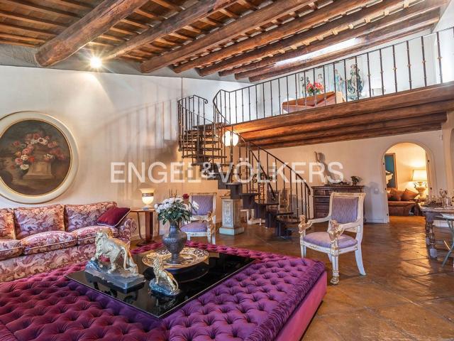 Appartamento in affitto di 256 m² in Piazza della Pigna