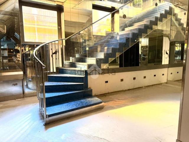 Appartamento in affitto di 260 m² in Via delle Carrozze