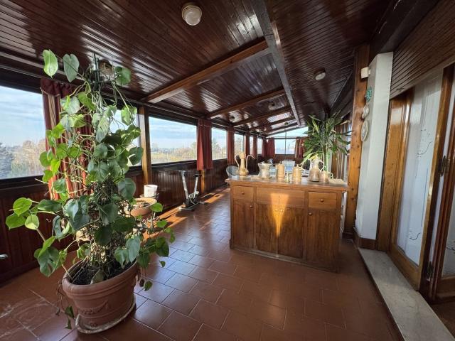 Appartamento in affitto di 266 m² in Via Persicetana, 6