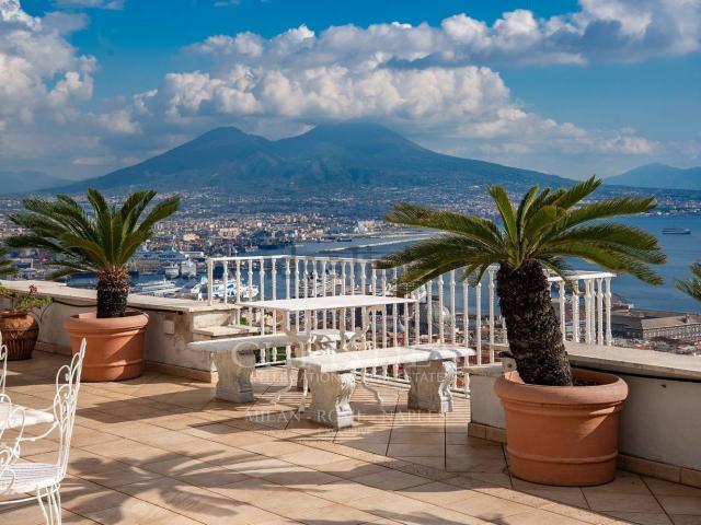Appartamento in affitto di 280 m² in Via Luigia Sanfelice