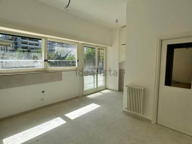 Appartamento in affitto di 280 m² in Viale Francesco Scaduto