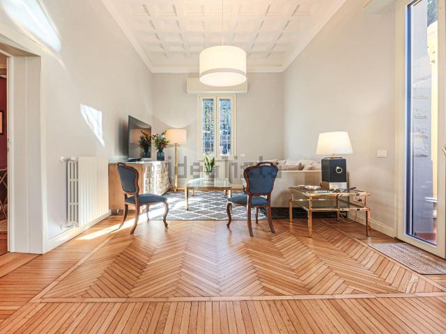 Appartamento in affitto di 281 m² in Via delle Forbici