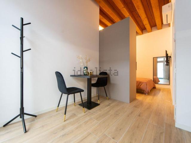 Appartamento in affitto di 28 m² in Corso San Felice Fortunato