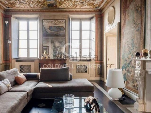 Appartamento in affitto di 296 m² in Via Abate Villa, 15