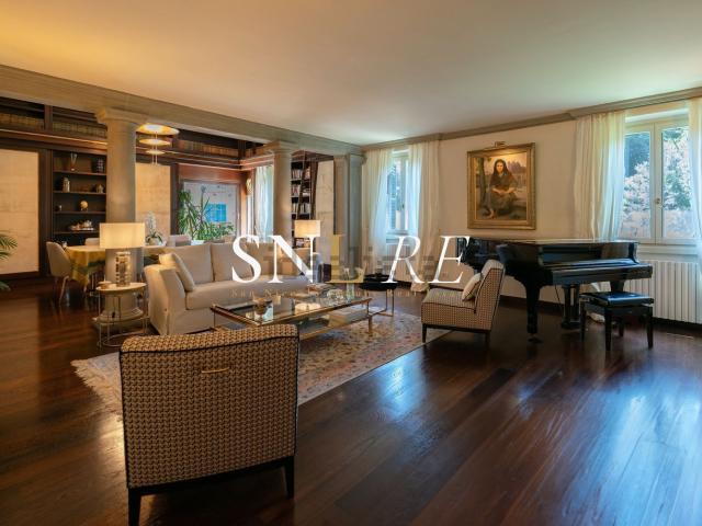 Appartamento in affitto di 298 m² in Via dell&apos Olmo