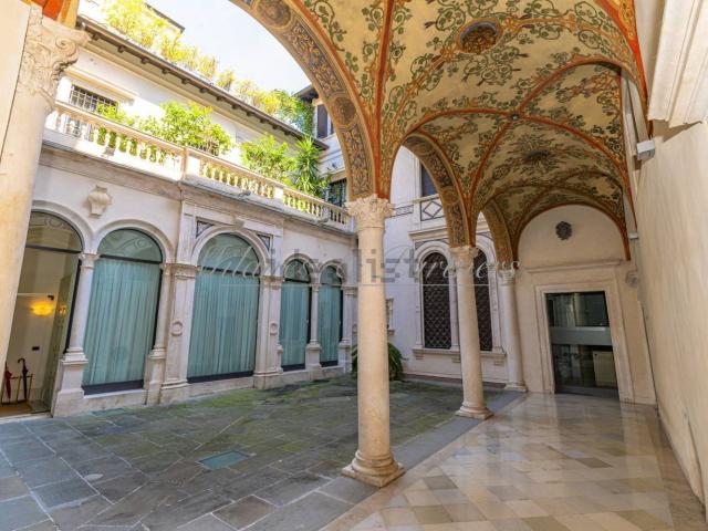Appartamento in affitto di 300 m² in Via Porta Dipinta, 7
