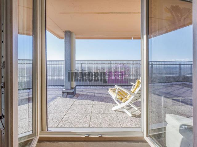 Appartamento in affitto di 300 m² in Via Premuda, 38
