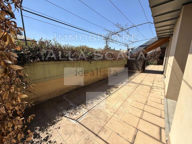 Appartamento in affitto di 310 m² in Via San Damiano, 2