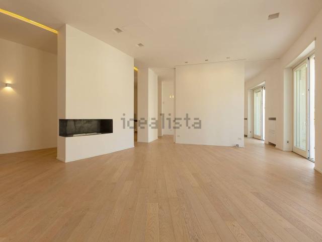 Appartamento in affitto di 315 m² in Via Archimede