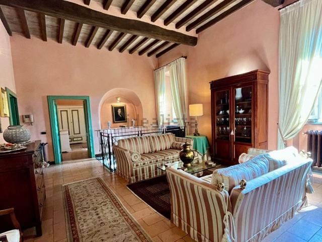 Appartamento in affitto di 350 m²