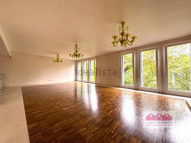 Appartamento in affitto di 350 m² in Piazza Araceli