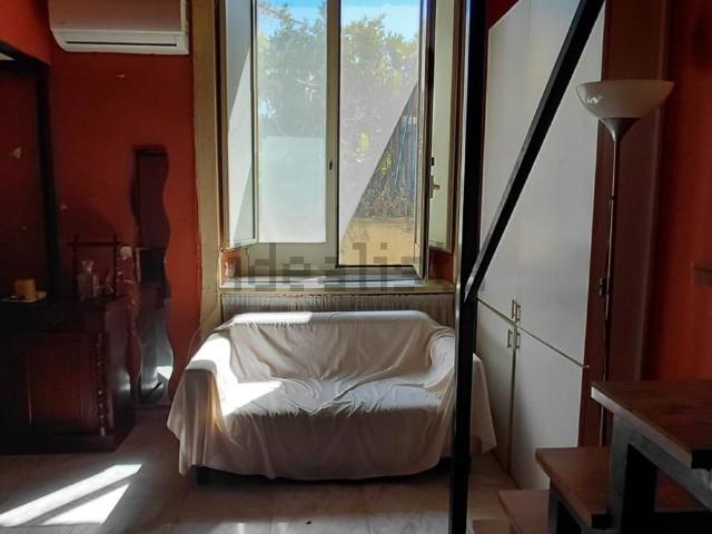 Appartamento in affitto di 35 m² in Via Gioviano Pontano