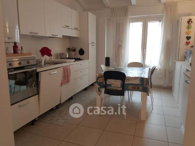 Appartamento in Affitto in zona Marina di Massa a Massa