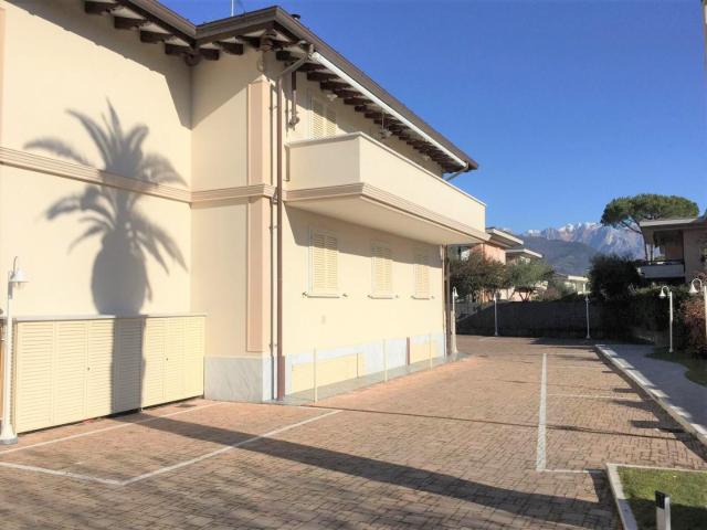Appartamento in affitto Marina Di Massa, Massa