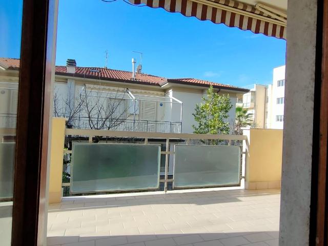 Appartamento in affitto Marina Di Massa, Massa