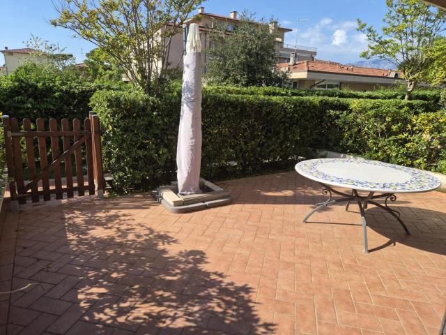 Appartamento in affitto Ronchi, Massa
