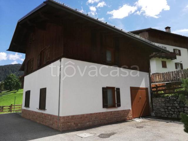 Appartamento in in affitto da privato a Colle Santa Lucia via Varazza, 11, posto auto, box, da privato TrovaCasa