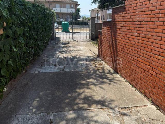 Appartamento in in affitto da privato a Collesalvetti via Don Luigi Sturzo, 20/a, giardino, posto auto, terrazzo TrovaCasa