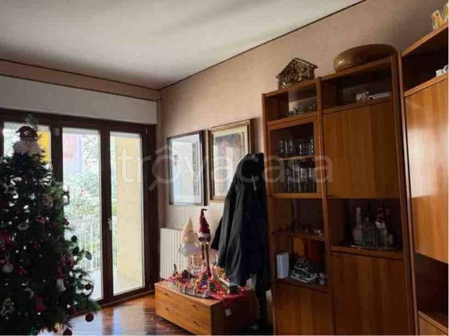 Appartamento in in affitto da privato a Catanzaro viale Barlaam da Seminara, 20, arredato, posto auto, da privato TrovaCasa
