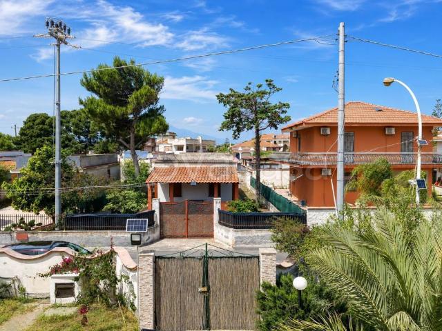 Appartamento in in affitto da privato a Carlentini viale Ionio, 6, da privato, vista mare, lavatrice TrovaCasa