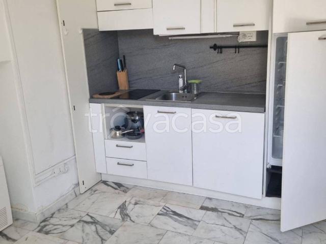 Appartamento in in affitto da privato a Carrara via Venezia, 28, giardino, da privato, cucina abitabile TrovaCasa