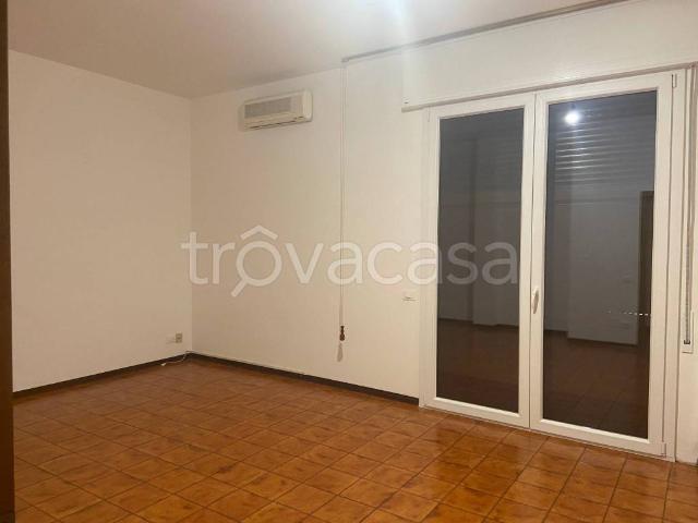 Appartamento in in affitto da privato a Casalecchio di Reno via del Lavoro, 31, giardino privato, posto auto, box TrovaCasa