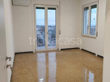 Appartamento in in affitto da privato a Caserta via Giuseppe Verdi, 29, posto auto, da privato, ascensore TrovaCasa