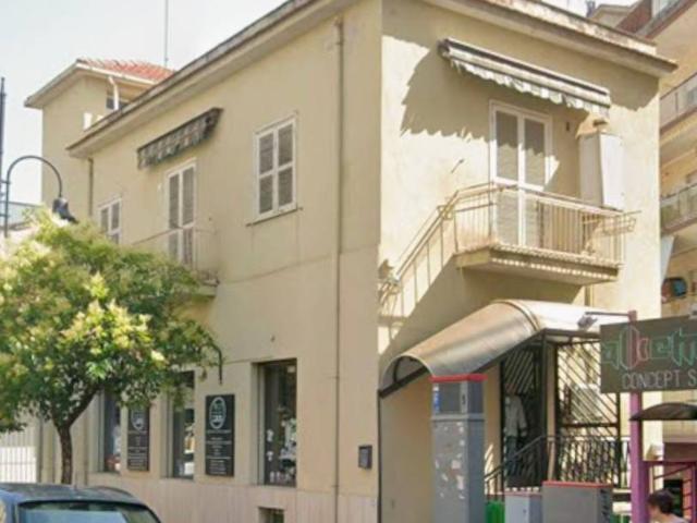 Appartamento in in affitto da privato a Cassino viale Dante, 166, non arredato/vuoto, da privato, doppia esposizione TrovaCasa