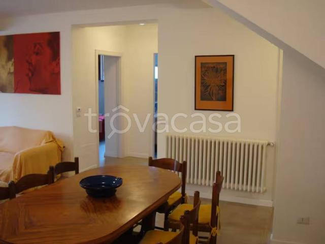 Appartamento in in affitto da privato a Castellabate piazza Andrea Conte, giardino, da privato, centrale TrovaCasa