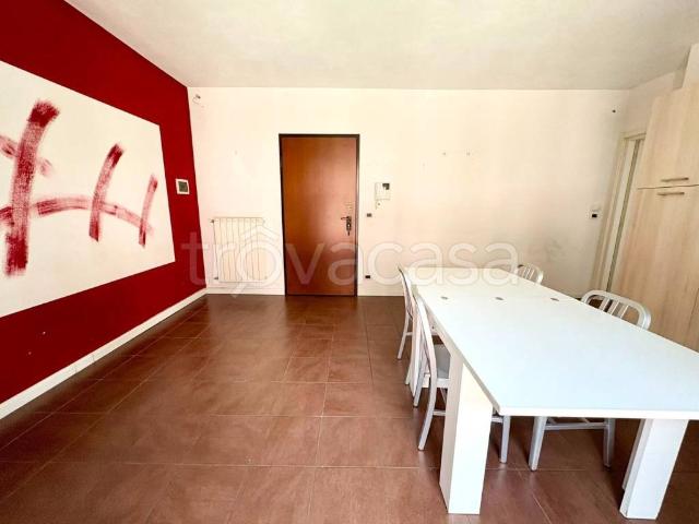 Appartamento in in affitto da privato a Castellamonte via Pasquale Educ, 25, da privato, lavatrice, balcone TrovaCasa