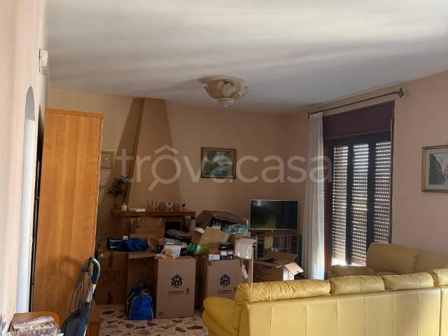 Appartamento in in affitto da privato a Castellammare di Stabia traversa Lattaro, 28, non arredato/vuoto, posto auto, da privato TrovaCasa