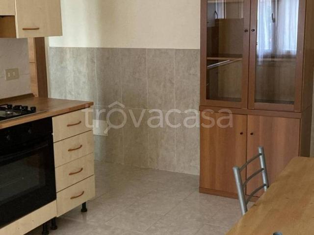 Appartamento in in affitto da privato a Castiglione delle Stiviere via g. Desenzani, 15, da privato, balcone, cucina abitabile TrovaCasa