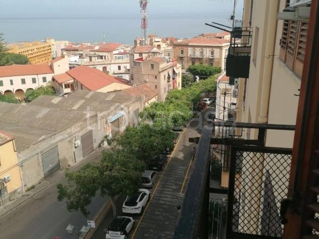 Appartamento in in affitto da privato a Cefalù via Umberto I, 65, arredato, da privato, balcone TrovaCasa